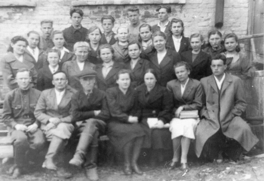 1946