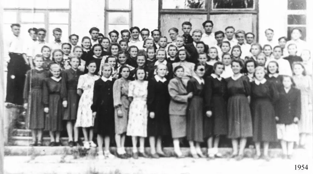 1954