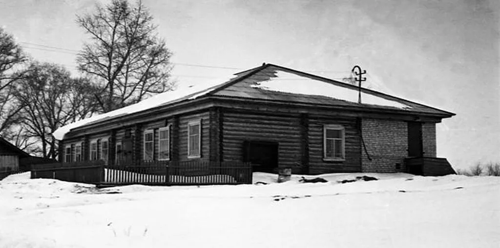 Весна 1977. Коктышанский сельский клуб.