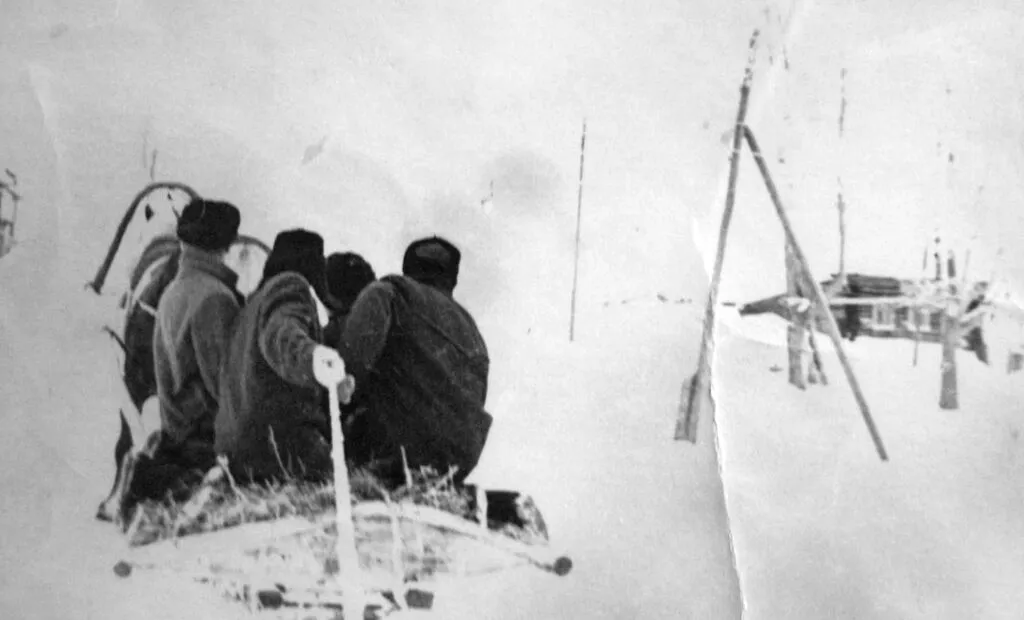 катание на санях 1967-68 (дорога через пруд)