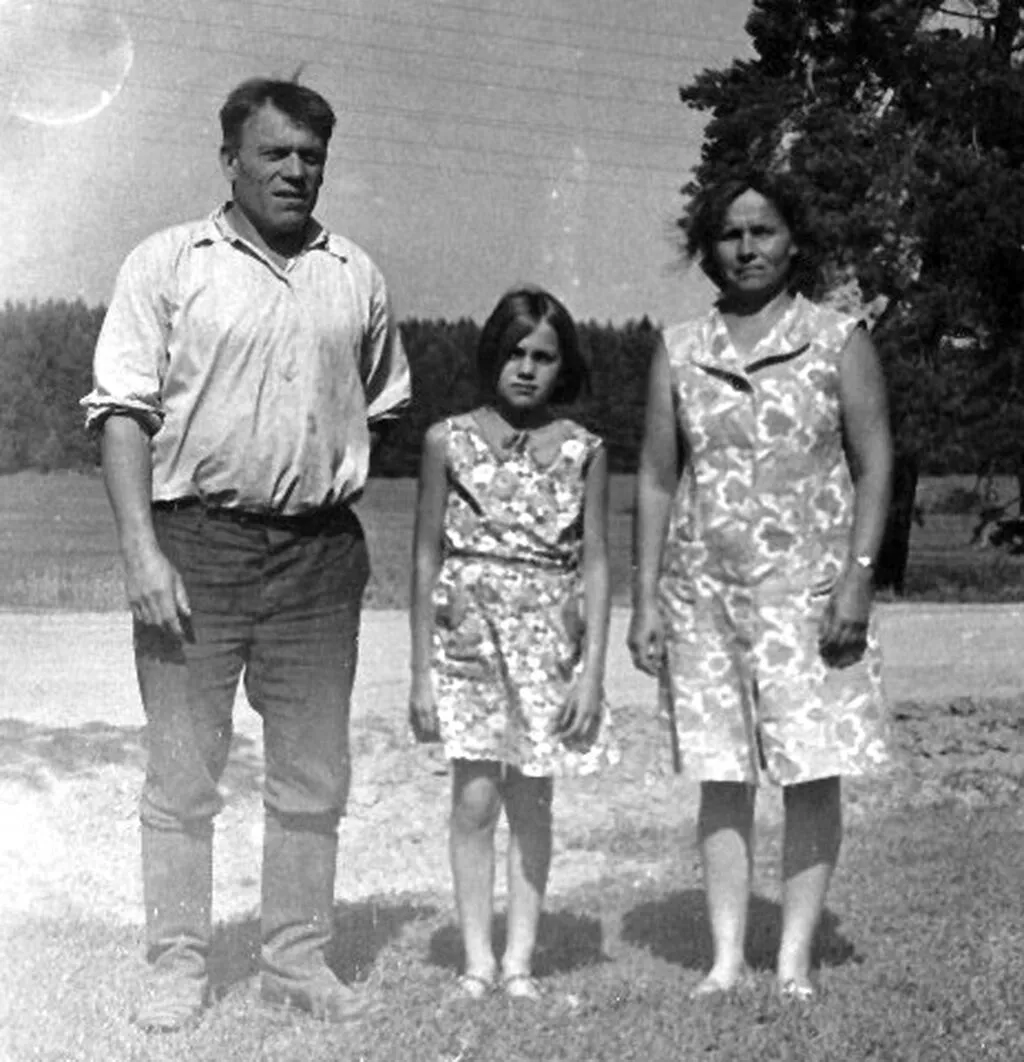 Сысолятины Николай Дмитриевич, Таисья Ивановна, Надя